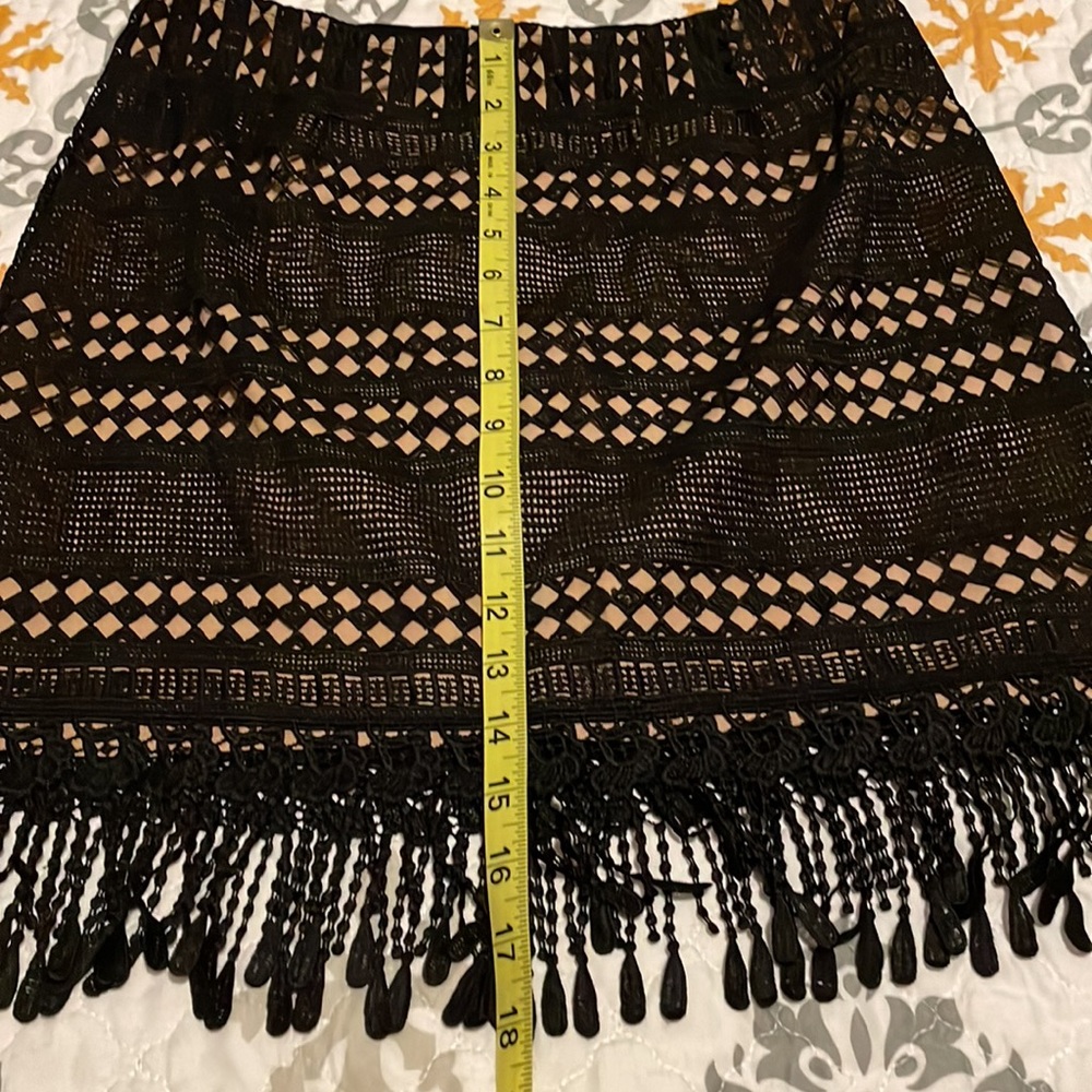 Roe + May crochet mini skirt - Picture 5 of 6